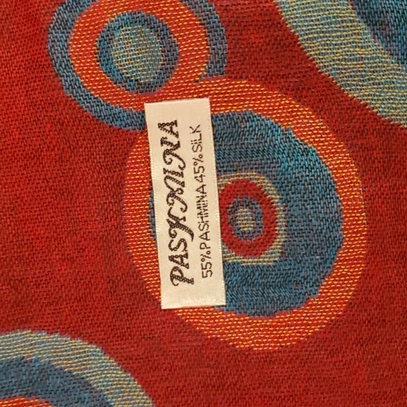 NWOT PASHMINA. MULTI COLOR. REVERSIBLE..ONE SIZE. - Picture 3 of 6
